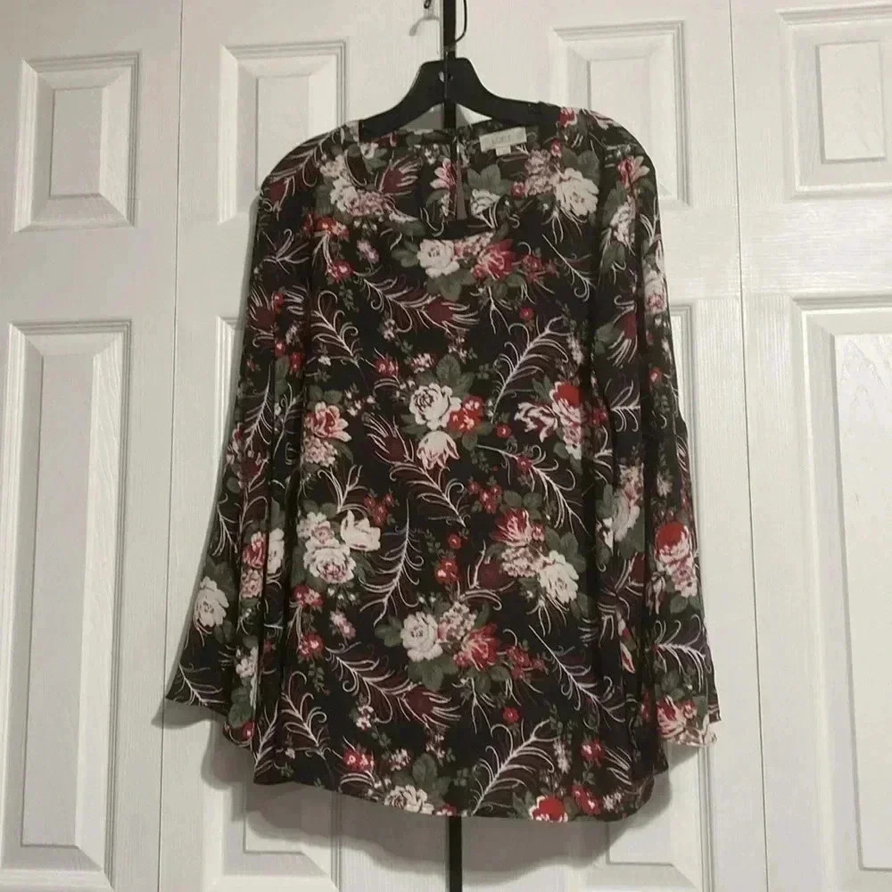 Loft womans black floral blouse shirt top